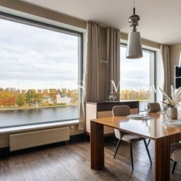 Продажа 3-комн квартиры на вторичном рынке Песочная наб,  д. 12