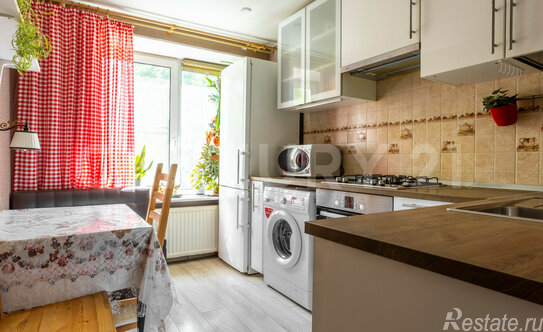 Продажа 2-комн квартиры на вторичном рынке Двинская улица,  д. 15