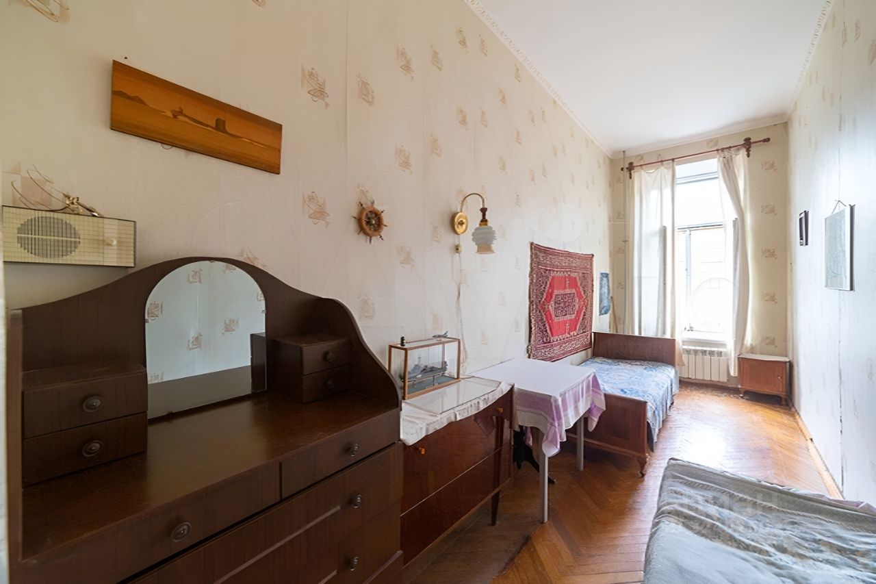 Продажа 3-комн квартиры на вторичном рынке Большая Морская улица, 36