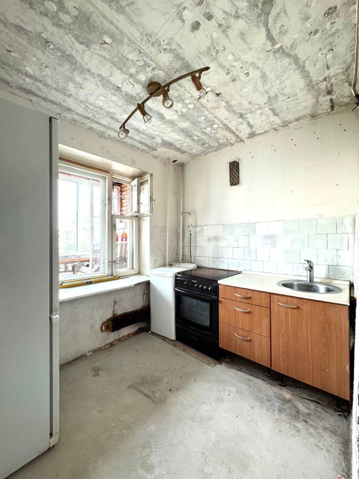 Продажа 1-комн квартиры на вторичном рынке Щелково-3 мкр, улица Бахчиванджи,  д. 1