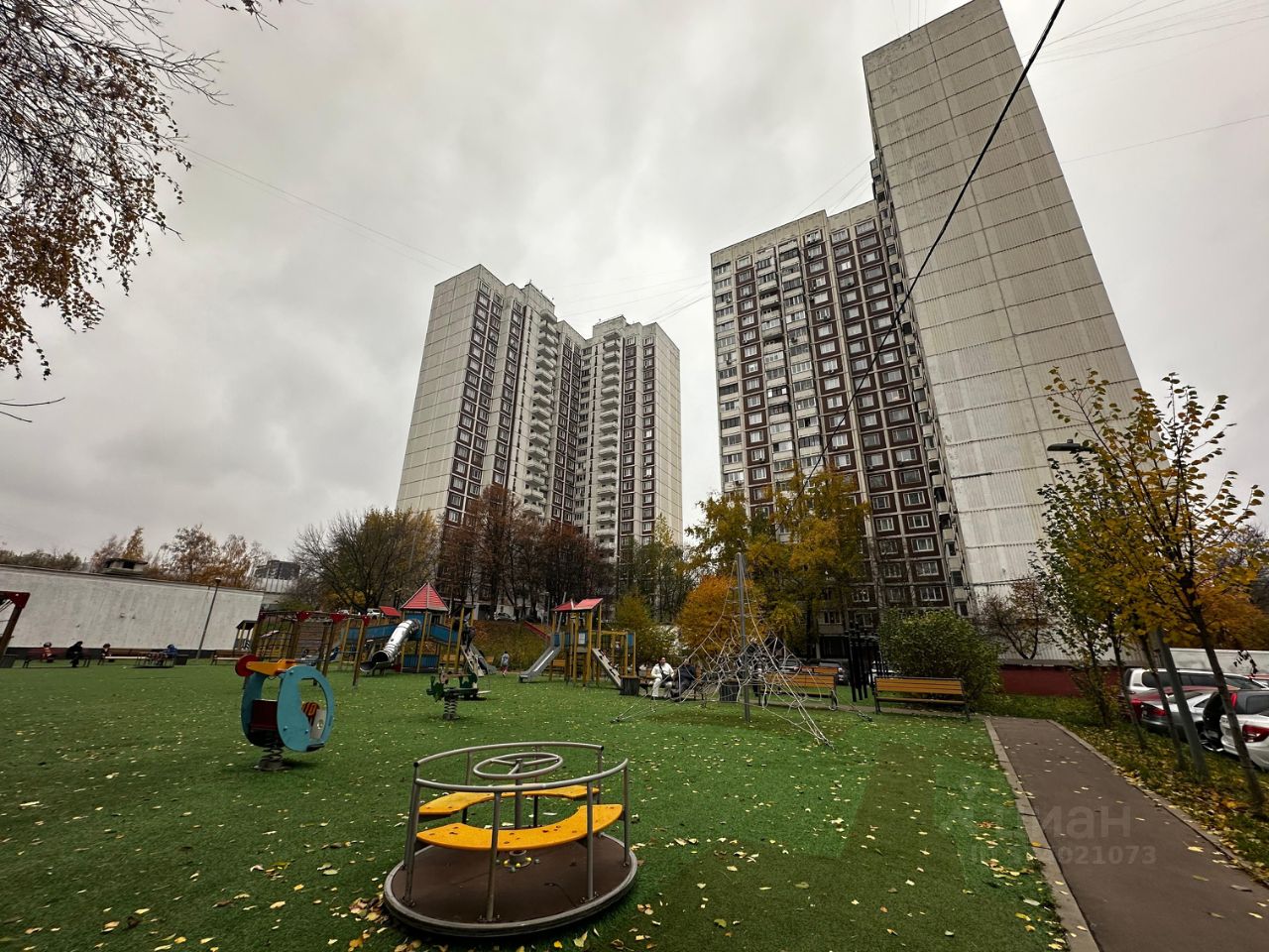 Продажа 3-комн квартиры на вторичном рынке Пролетарский проспект, 21К2