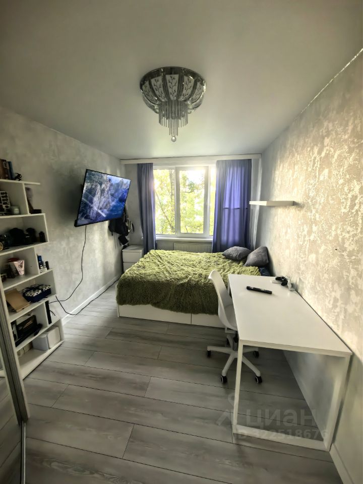 Продажа 3-комн квартиры на вторичном рынке улица Лени Голикова, 10