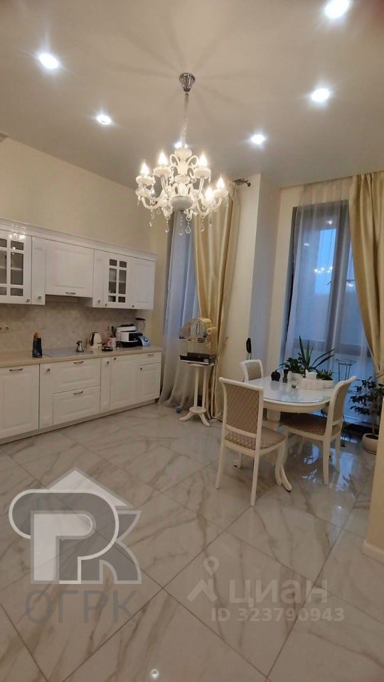 Продажа 2-комн квартиры на вторичном рынке Новогорск мкр, улица Заречная, 3к3