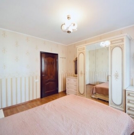 Продажа 4-комн квартиры на вторичном рынке ул Саморы Машела,  д. 8,  к. 1