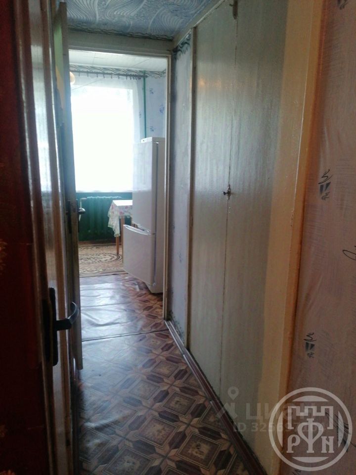 Продажа 3-комн квартиры на вторичном рынке пос. Межозерный, улица Центральная, 2
