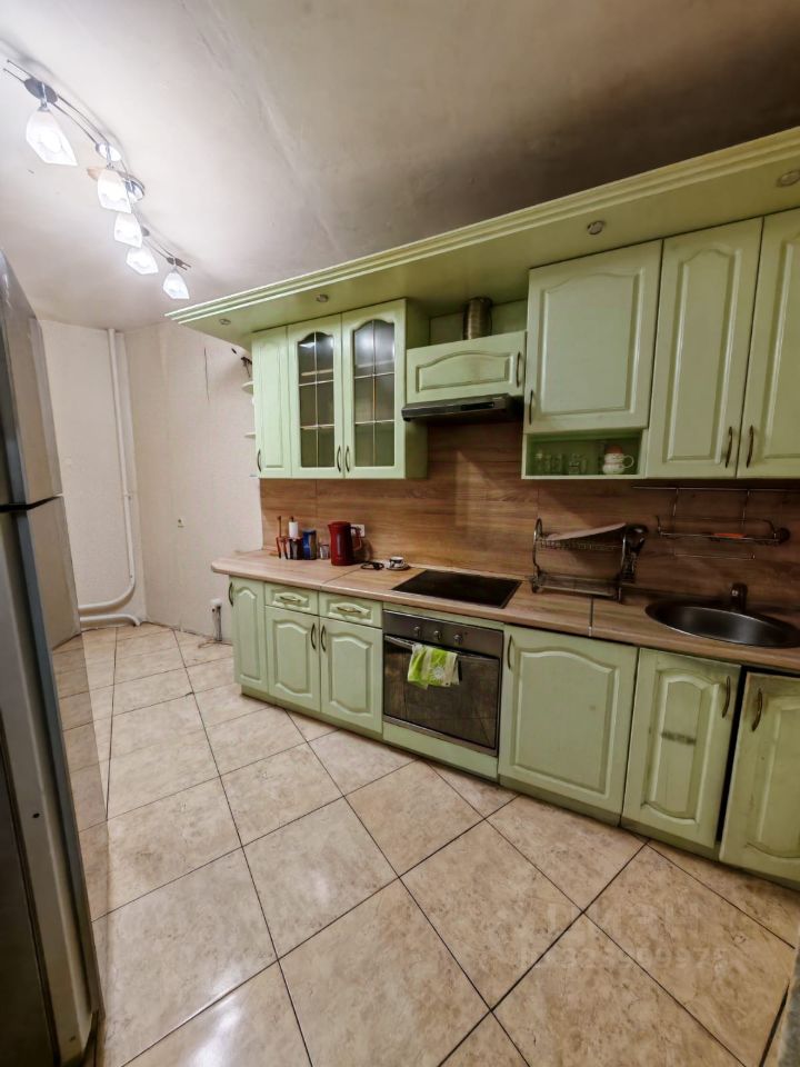 Аренда 3-комн квартиры на вторичном рынке Пролетарский проспект, 7