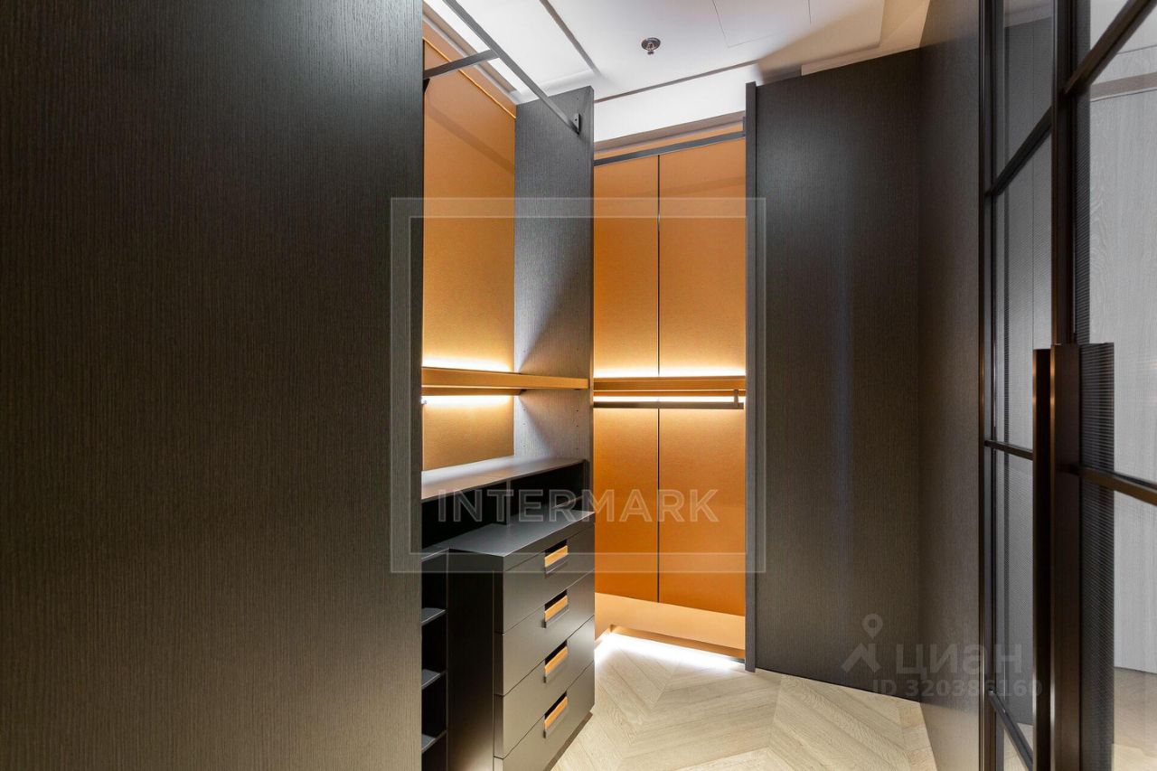 Продажа 2-комн квартиры на вторичном рынке Большая Никитская улица, 9