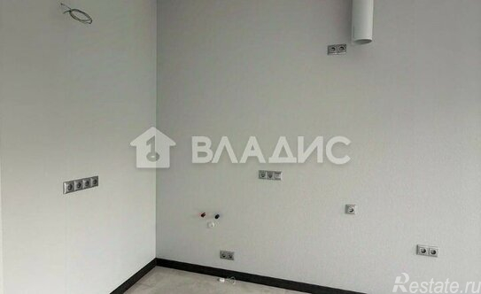 Продажа 1-комн квартиры на вторичном рынке улица Красных Зорь,  д. 33А