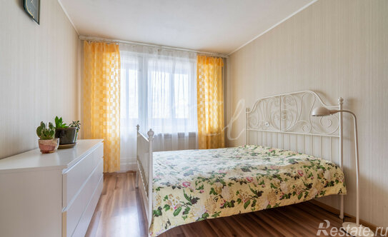 Продажа 3-комн квартиры на вторичном рынке Дунайский пр-кт,  д. 42/79