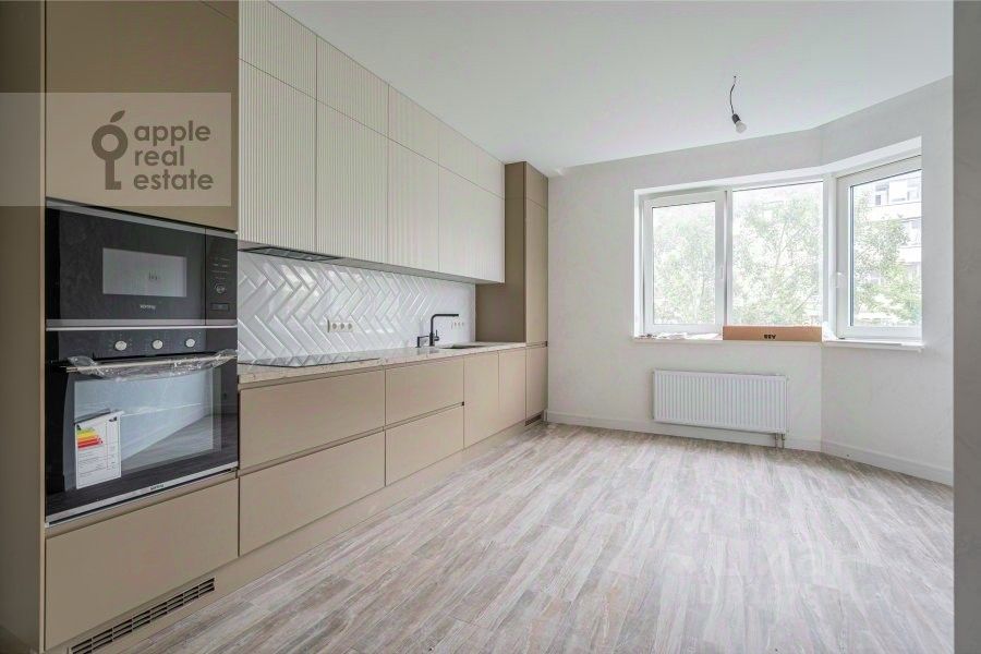 Продажа 3-комн квартиры на вторичном рынке улица Космонавта Волкова, 5Б