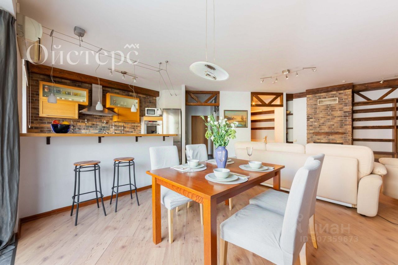 Продажа 3-комн квартиры на вторичном рынке набережная Канала Грибоедова, 89