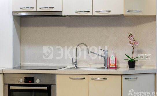 Продажа 1-комн квартиры на вторичном рынке улица Оптиков,  д. 45 к2