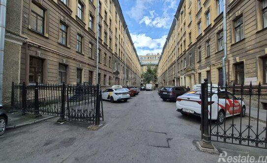 Продажа 4-комн квартиры на вторичном рынке Загородный пр-кт,  д. 21-23