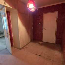 Продажа 2-комн квартиры на вторичном рынке Кириши г, Ленина пр-кт,  д. 33Б