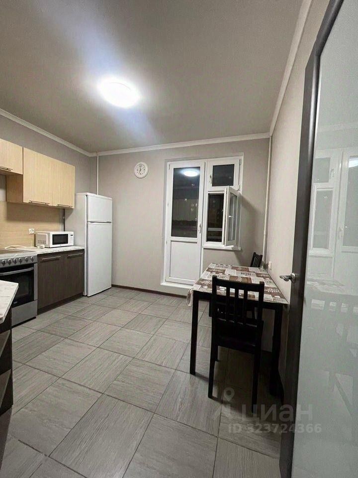 Аренда 3-комн квартиры на вторичном рынке Химки, Совхозная улица, 16к3