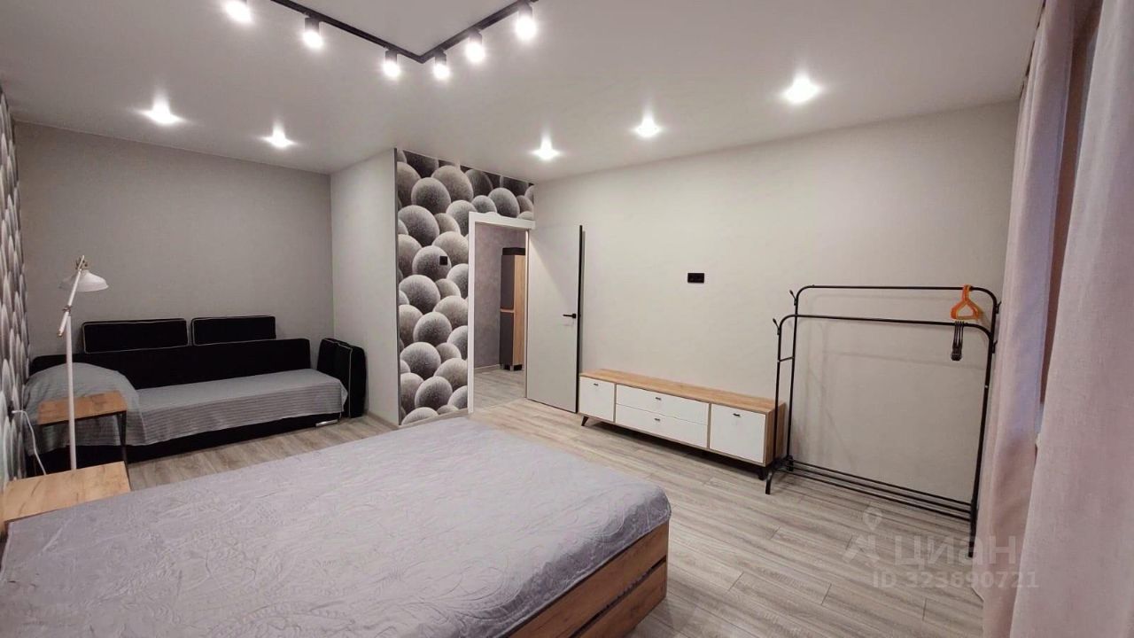 Продажа 1-комн квартиры на вторичном рынке Филевский бульвар, 12