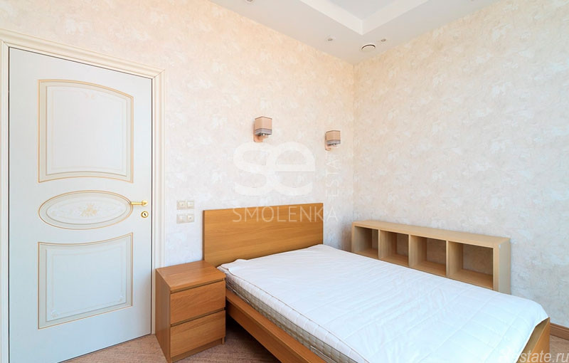 Продажа 4-комн квартиры на вторичном рынке Советской Армии ул, 6