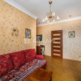 Продажа 5-комн квартиры на вторичном рынке улица Маршала Соколовского,  д. 1
