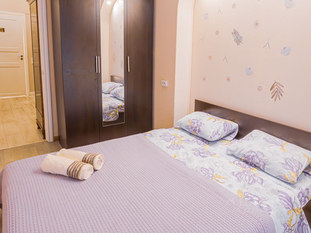 Аренда 4-комн квартиры на вторичном рынке Подколокольный переулок, 11