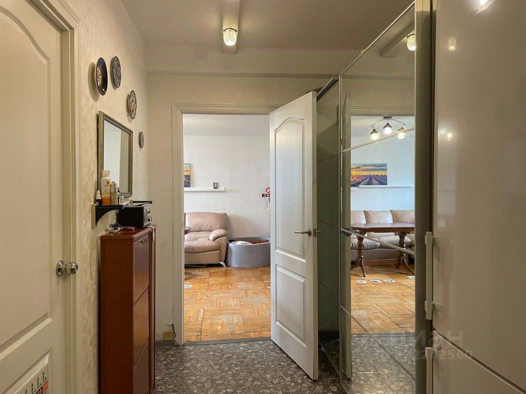 Продажа 3-комн квартиры на вторичном рынке улица Шаврова, 7К1