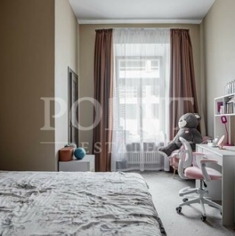 Продажа 5-комн квартиры на вторичном рынке ул Остоженка,  д. 7