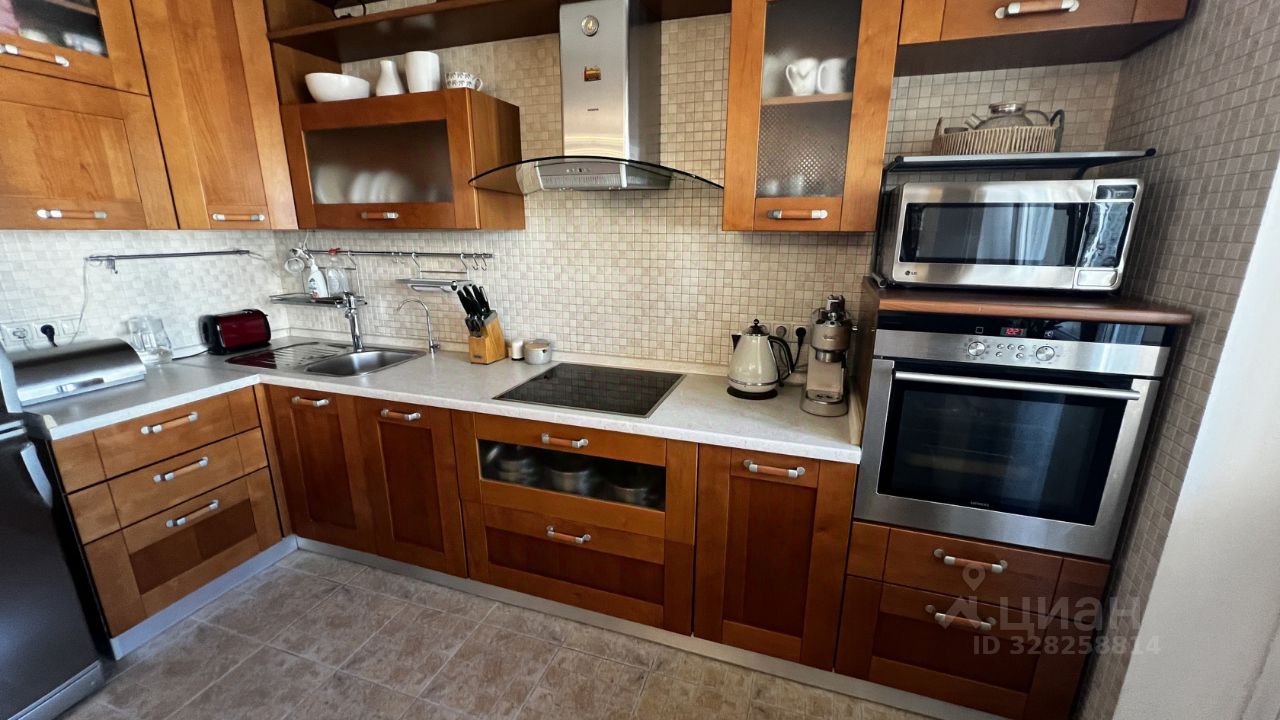Продажа 4-комн квартиры на вторичном рынке улица Островитянова, 5К3