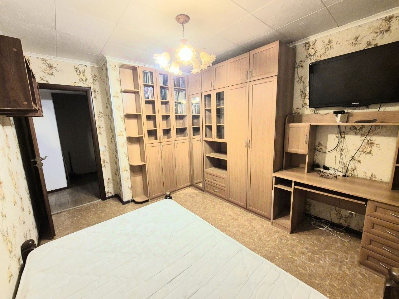 Продажа 2-комн квартиры на вторичном рынке Климовск мкр, улица Революции,  д. 1
