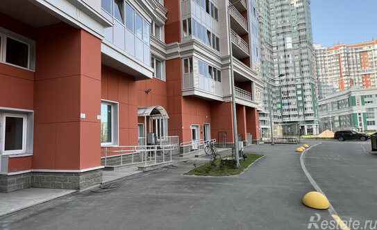 Продажа 3-комн квартиры на вторичном рынке ул Кустодиева,  д. 7,  к. 1