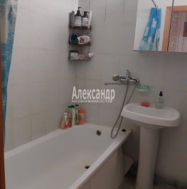 Продажа 4-комн квартиры на вторичном рынке Красное Село г., Красногородская ул. ,  д. 9,  к. 2