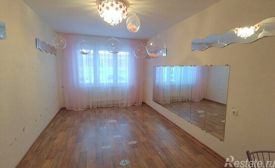 Продажа 4-комн квартиры на вторичном рынке Маршака пр-кт,  д. 12 к2