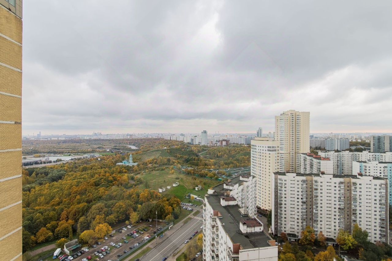 Продажа 3-комн квартиры на вторичном рынке улица Крылатские Холмы, 37