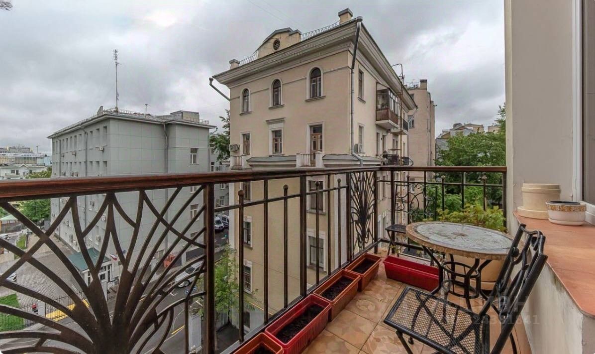 Продажа 2-комн квартиры на вторичном рынке переулок Печатников, 3С1