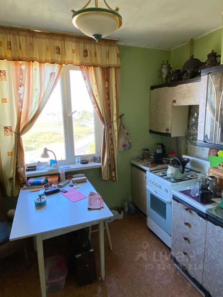 Продажа 1-комн квартиры на вторичном рынке Лобня, улица Чайковского, 17к1