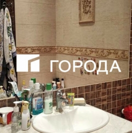 Продажа 2-комн квартиры на вторичном рынке улица Сайкина,  д. 1/2