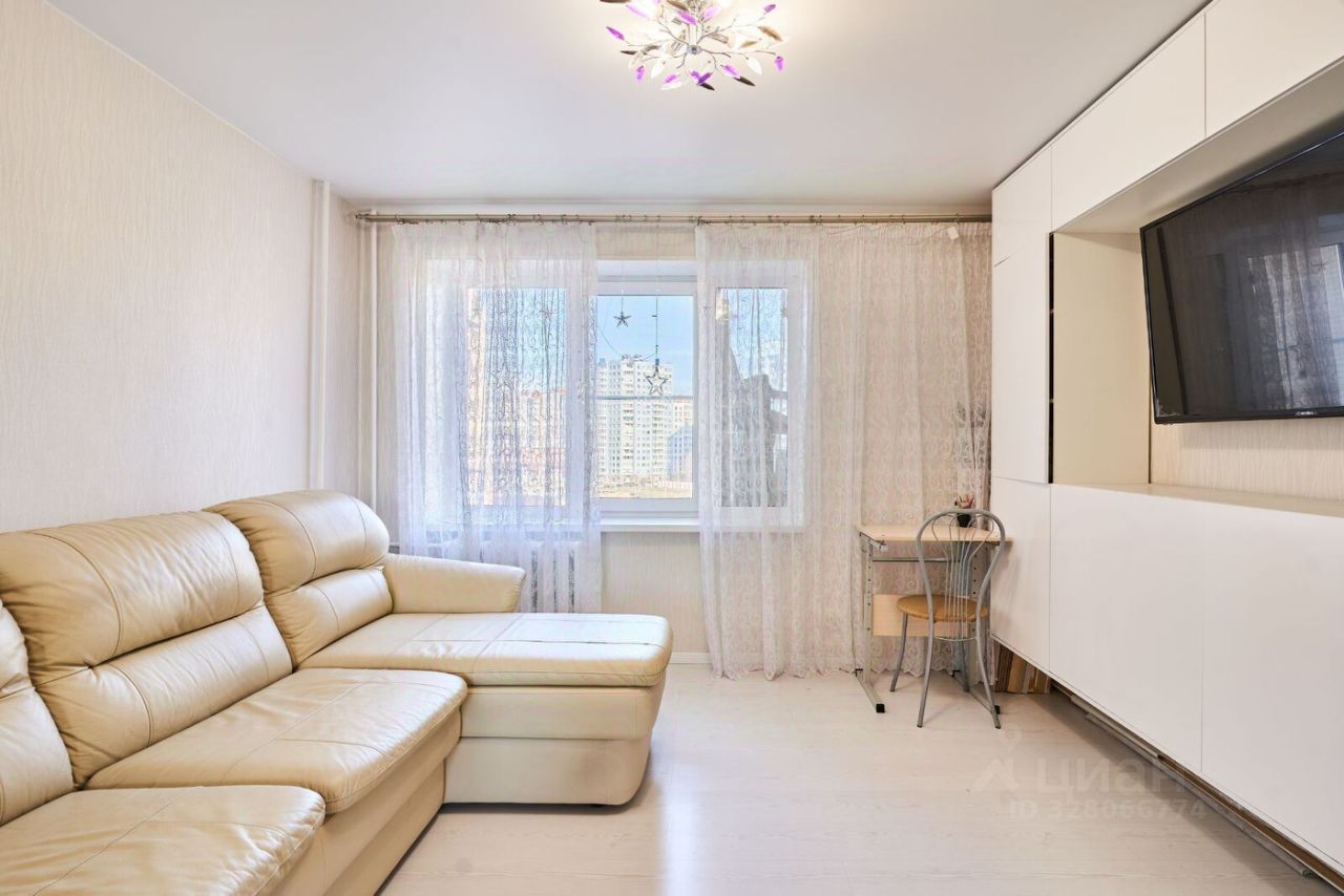 Продажа 3-комн квартиры на вторичном рынке проспект Кузнецова, 17
