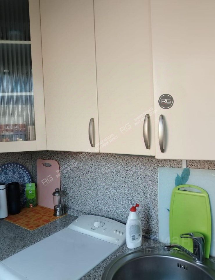 Продажа 3-комн квартиры на вторичном рынке аллея Котельникова, 4