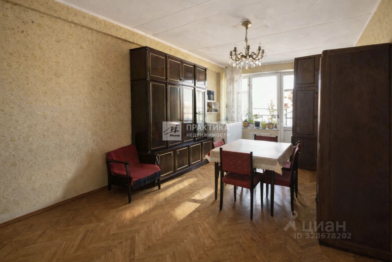 Продажа 3-комн квартиры на вторичном рынке Фестивальная улица, 18