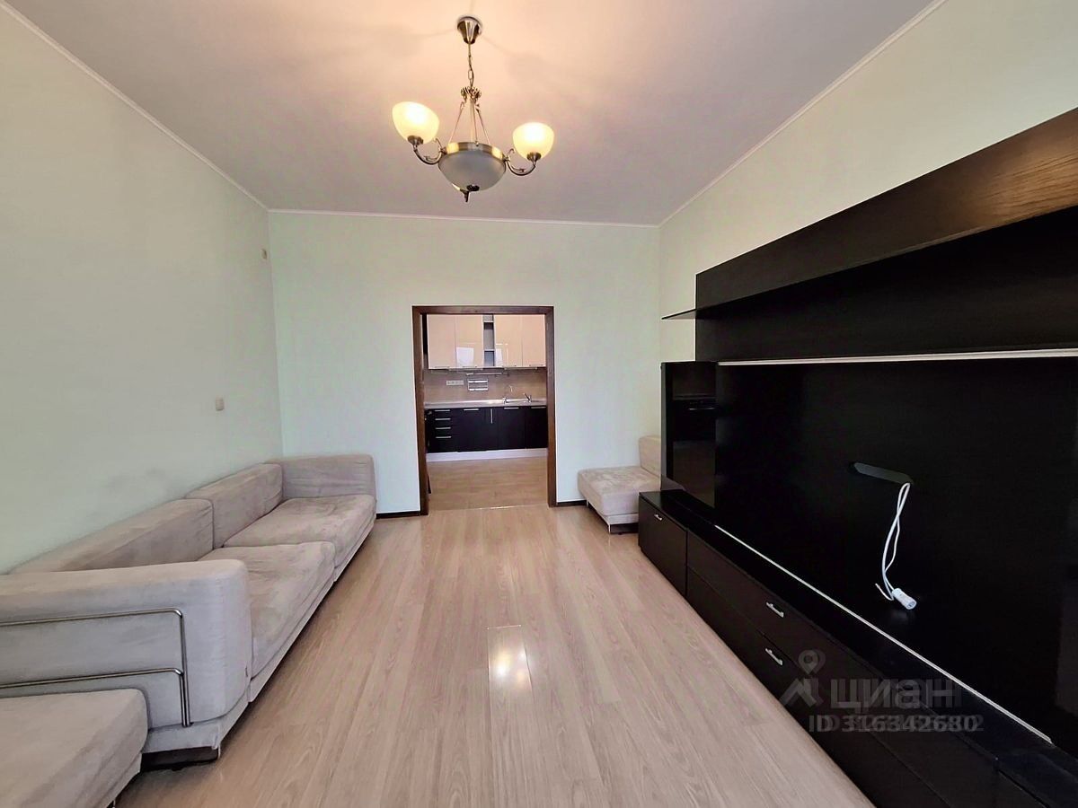 Продажа 3-комн квартиры на вторичном рынке проезд Попов, 1к2