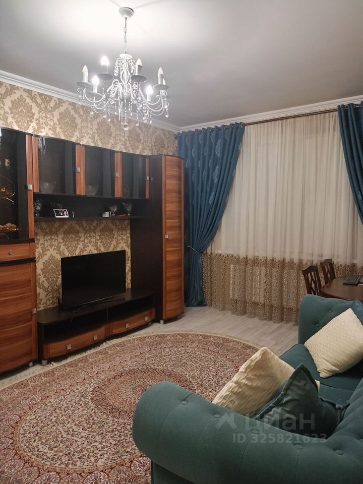 Аренда 3-комн квартиры на вторичном рынке Южный мкр, улица Курыжова, 1