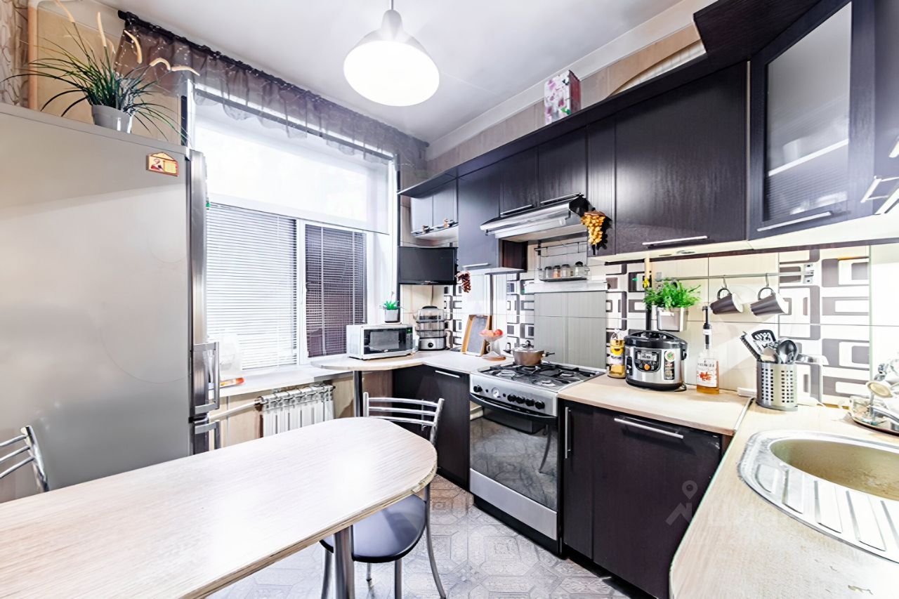 Продажа 2-комн квартиры на вторичном рынке улица Красного Курсанта, 26