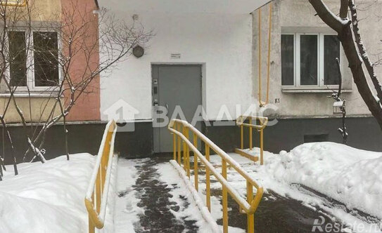 Продажа 1-комн квартиры на вторичном рынке улица Мельникова,  д. 27