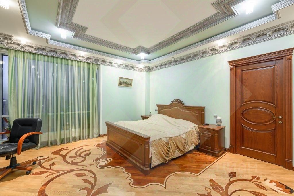 Продажа 4-комн квартиры на вторичном рынке Ленинский проспект, 111к1