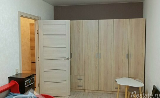 Продажа 1-комн квартиры на вторичном рынке улица Максимова,  д. 10