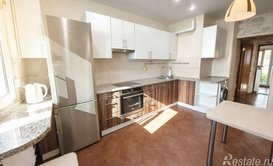 Продажа 1-комн квартиры на вторичном рынке Учительская улица