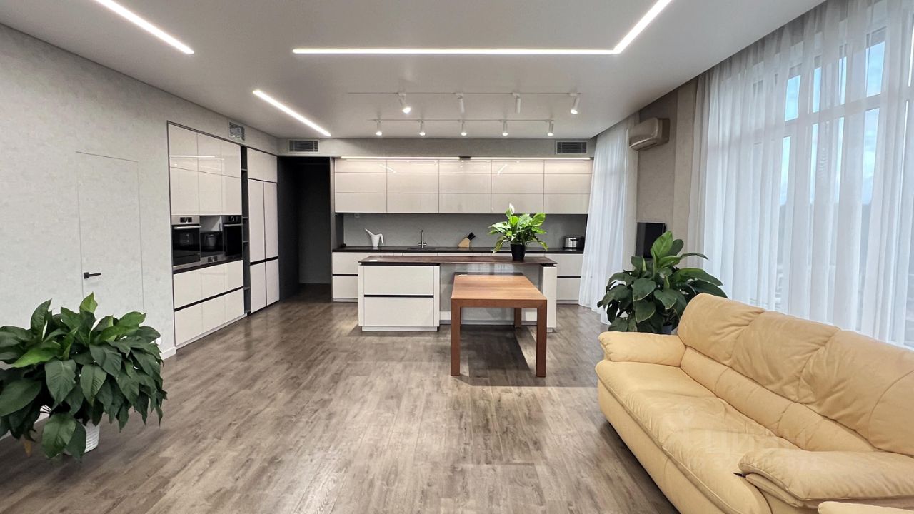 Продажа 4-комн квартиры на вторичном рынке Лахта тер., улица Новая, 51к1