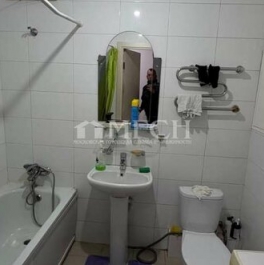 Продажа 1-комн квартиры на вторичном рынке улица Александры Монаховой,  д. 96 к2