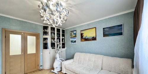 3-комн квартира улица Декабристов,  д. 1