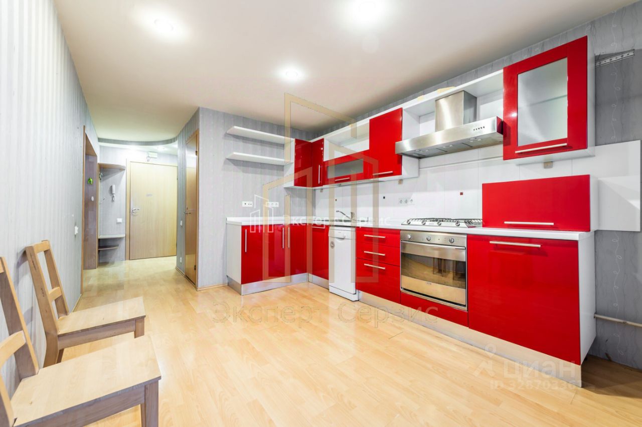 Продажа 3-комн квартиры на вторичном рынке Гатчина, улица Киргетова, 5
