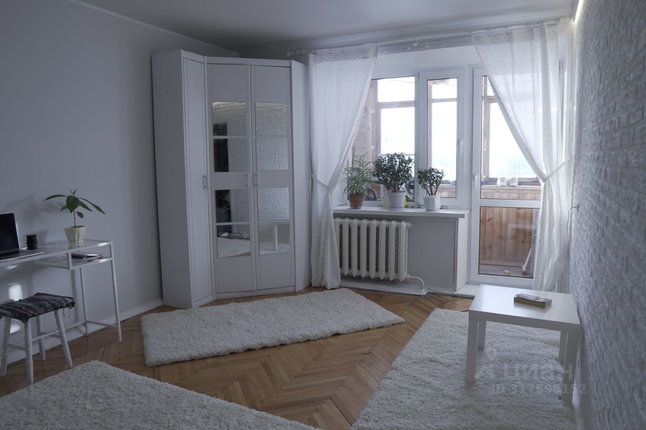 Продажа 1-комн квартиры на вторичном рынке Лобня, улица Победы, 24