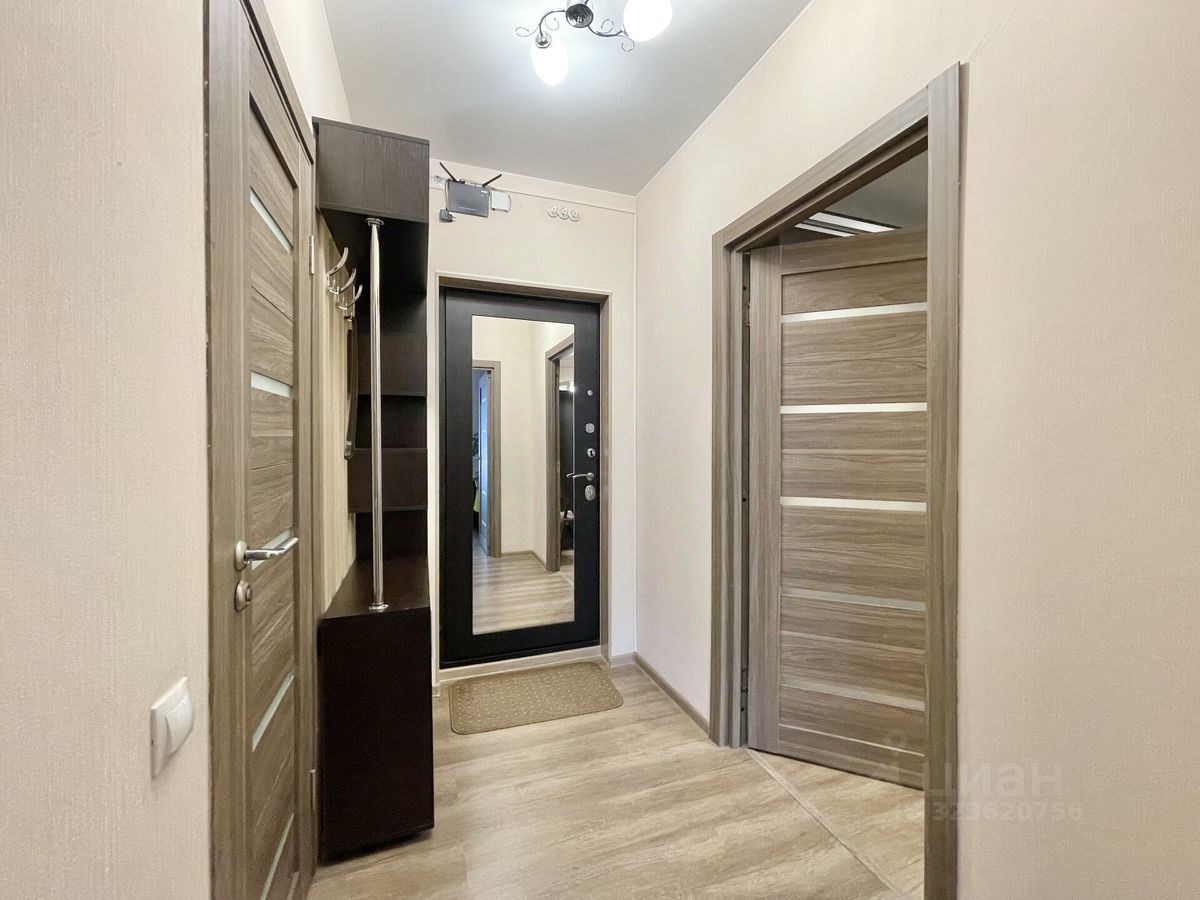 Аренда 1-комн квартиры на вторичном рынке проспект Ветеранов, 169к6